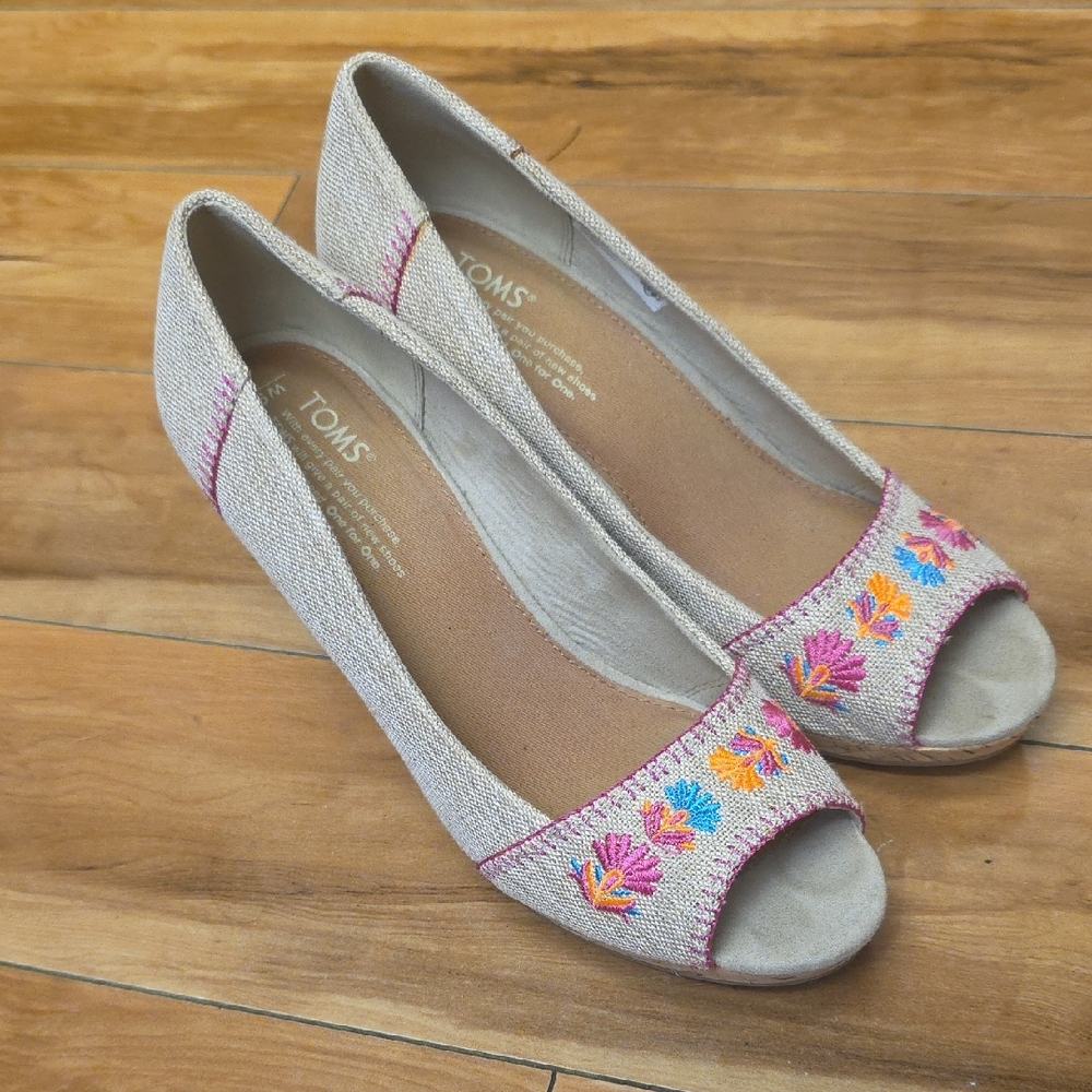 Toms Size 9 Stella Natural Burlap Embroidery Wedge Peep Toe Sandals - Picture 2 of 16